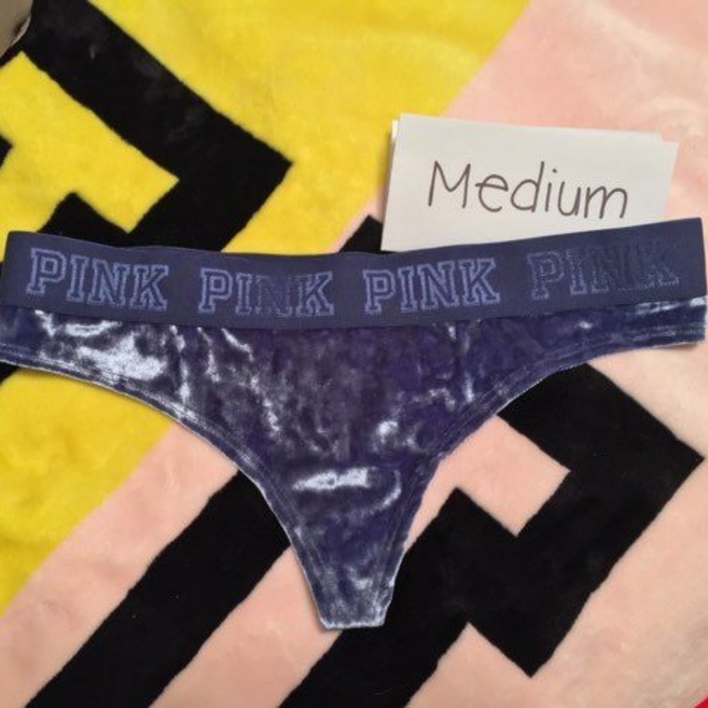 VS Victorias Secret PINK Thong Panty Velvet Medium